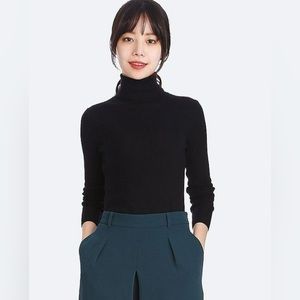 Uniqlo extra fine merino ribbed turtleneck long-sleeve sweater black